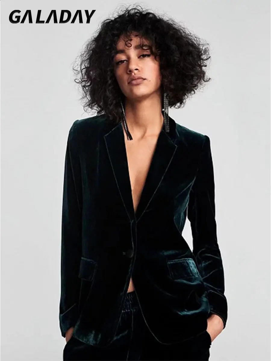 GWBLAZERS001825—Attributes (6)